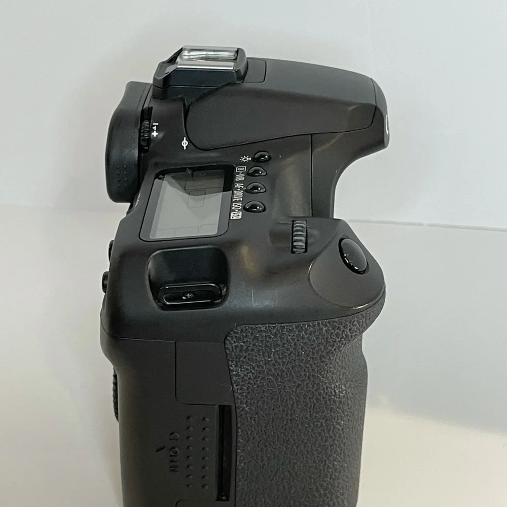 CANON EOS 40D DS126171 DC 8.1V DIGITAL CAMERA (G1) **FOR PARTS ONLY**
